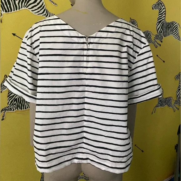 *HP* J. Crew, black and white striped crop top, XL - Picture 5 of 10